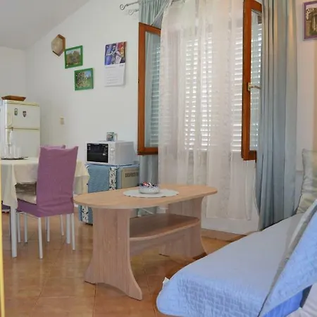 Apartamento Bilocale Voila Pula
